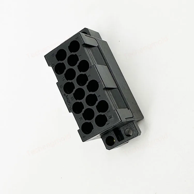 特诚科技PBT精密注塑件实拍 3